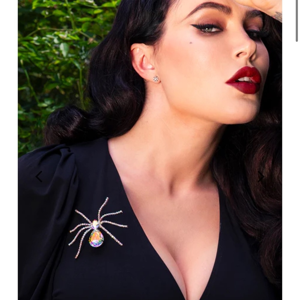 La Femme en Noir Spider Baby Rhinestone Spider Brooch - AURORA BOREALIS